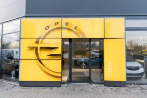 Prodejce/prodejkyně nových vozů Opel